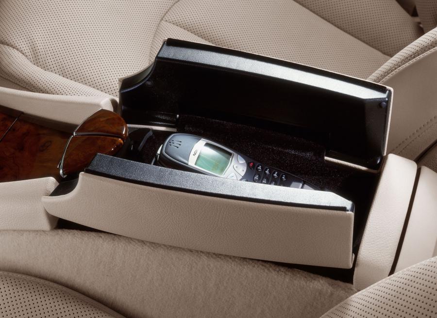  Mercedes-Benz E-Class 2002 года  (фото 266 из 448)